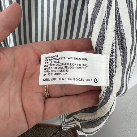 NWT Striped Button Down Shirt Blouse Long Sleeve Merona - Picture 5 of 5